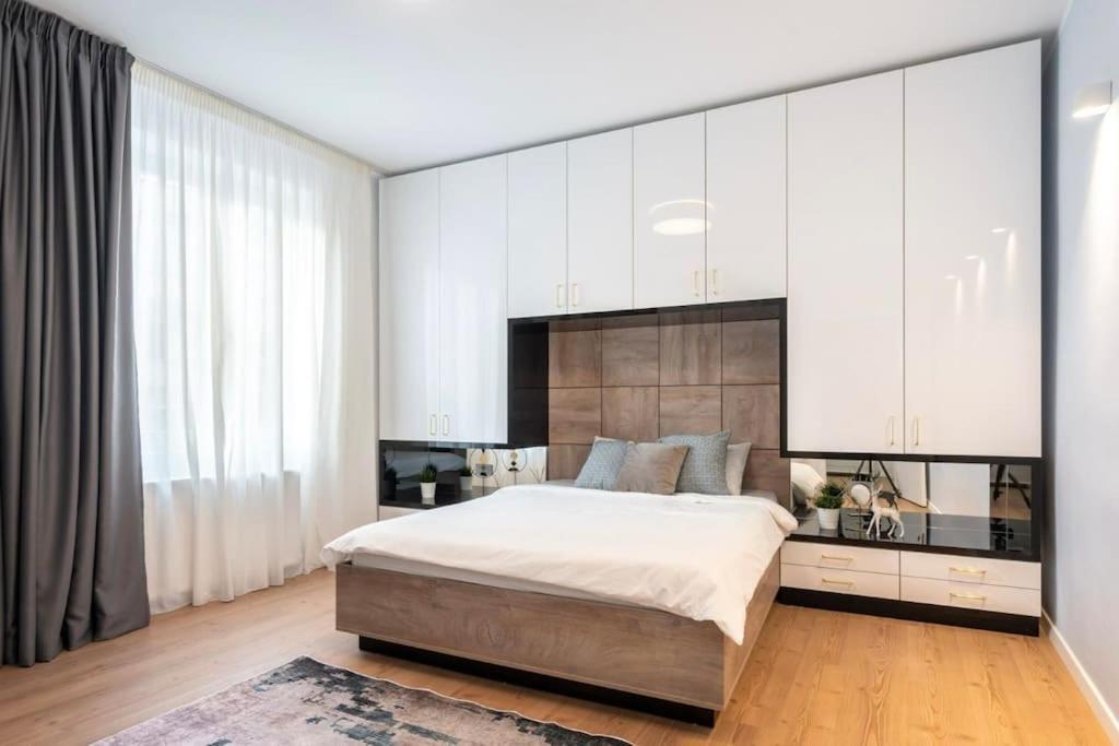 Old Town Bucharest Apartment Poiana 7 المظهر الخارجي الصورة