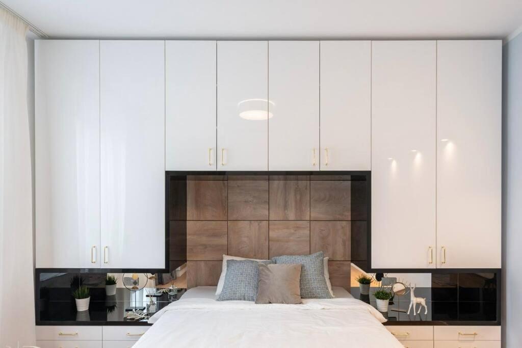 Old Town Bucharest Apartment Poiana 7 المظهر الخارجي الصورة